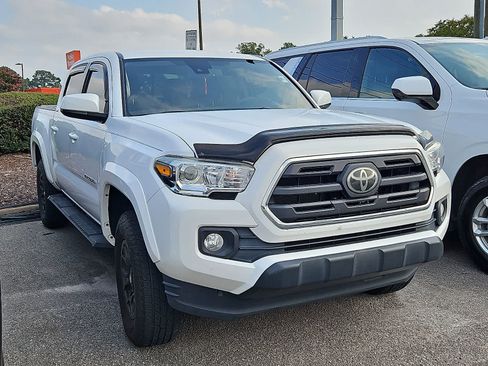Used 2019 Toyota Tacoma SR5 RWD image 2