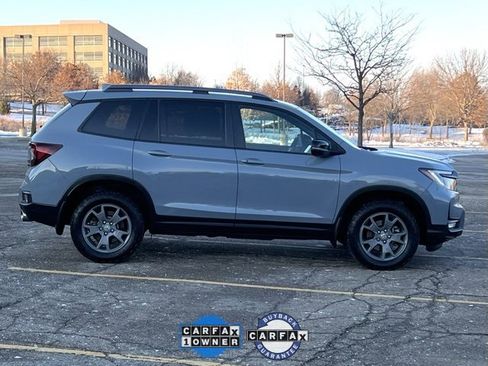 Certified 2025 Honda Passport TrailSport image 8