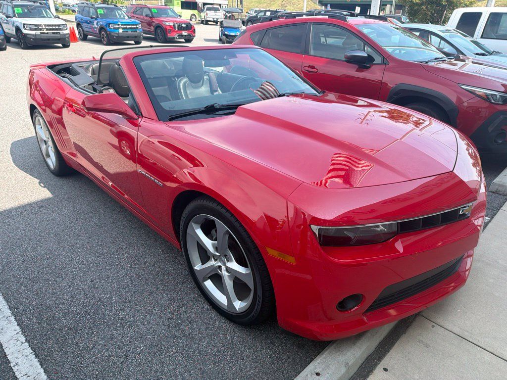 Used 2015 Chevrolet Camaro LT RWD image 1