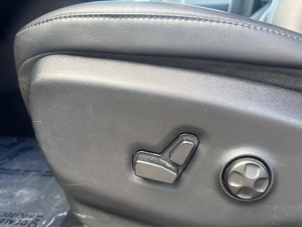 Used 2025 Chrysler Pacifica Select FWD image 17