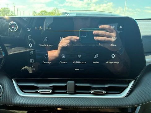 Used 2025 Chevrolet Equinox LT w/ Convenience Package II image 14