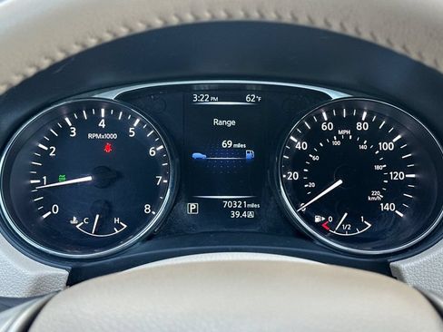 Used 2014 Nissan Rogue SL AWD/4WD image 25