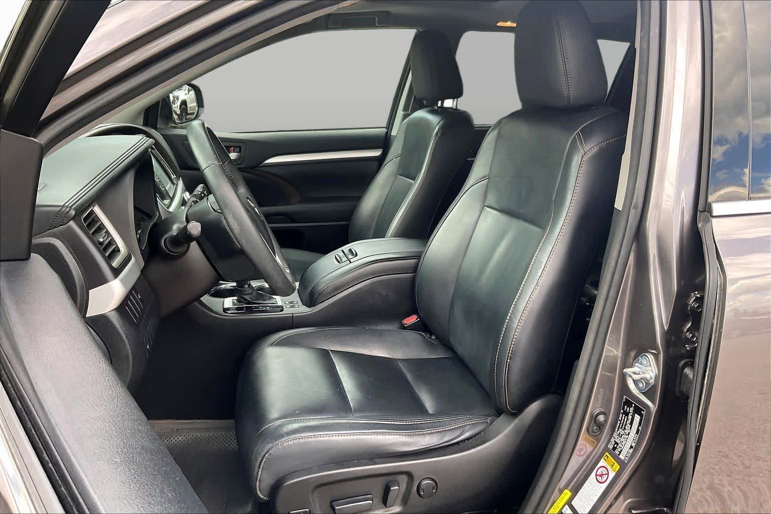 Used 2016 Toyota Highlander XLE FWD image 8