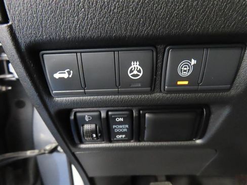 Used 2018 Nissan Armada Platinum w/ Captain Seat Package image 19