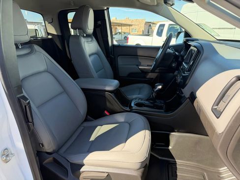Used 2022 Chevrolet Colorado W/T image 15