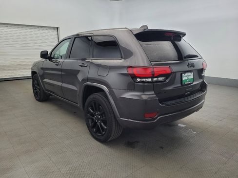 Used 2018 Jeep Grand Cherokee Altitude AWD/4WD image 5