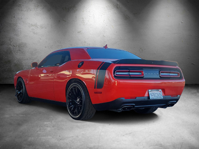 Used 2017 Dodge Challenger R/T Scat Pack RWD image 4