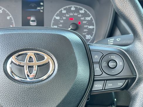 Used 2025 Toyota Corolla LE image 20