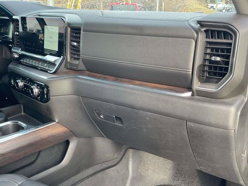 Used 2022 GMC Sierra 1500 SLT w/ SLT Convenience Package image 26