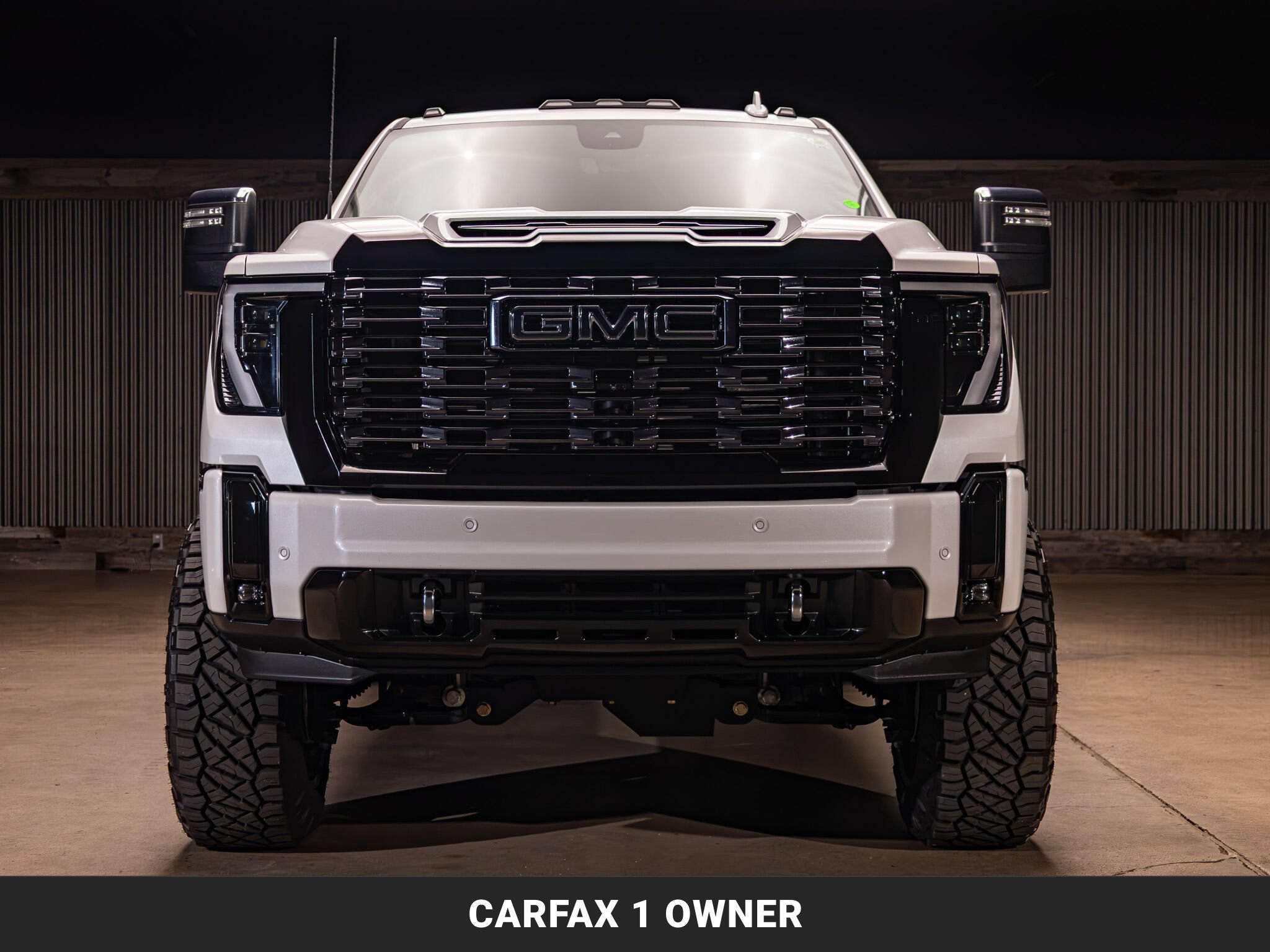 Used 2025 GMC Sierra 2500 Denali Ultimate AWD/4WD image 3