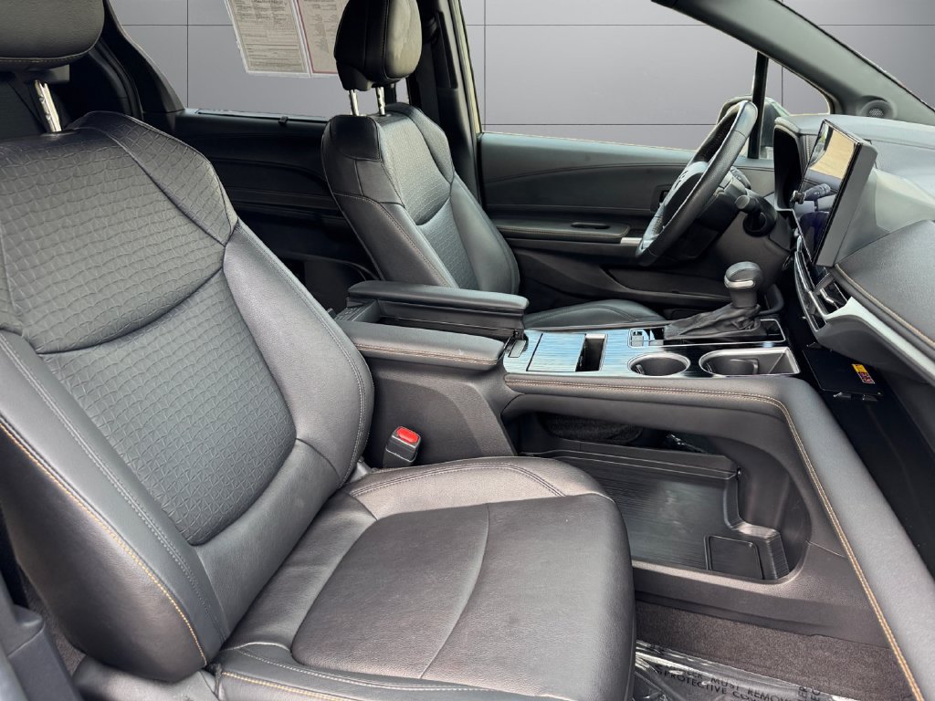 Certified 2025 Toyota Sienna XLE Woodland Edition AWD/4WD image 17