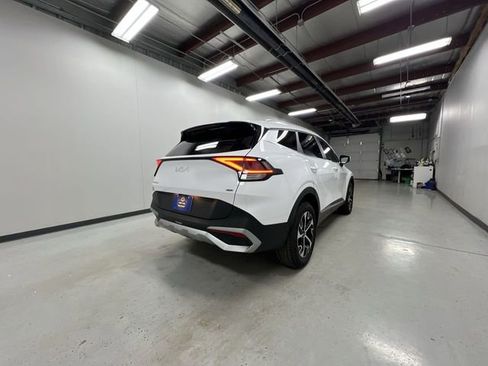 Used 2023 Kia Sportage EX image 8