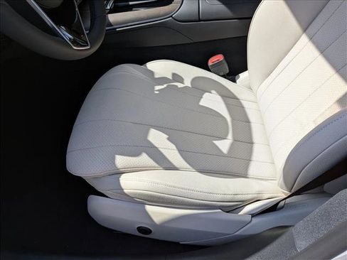 New 2026 Mercedes-Benz E 450 4MATIC Sedan image 4