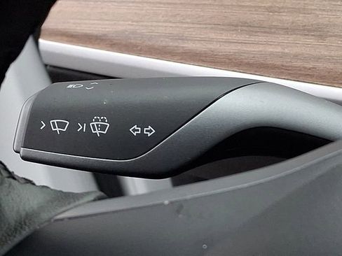 Used 2022 Tesla Model Y Performance image 35