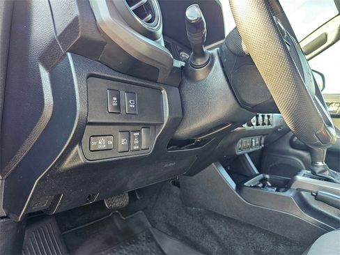 Used 2023 Toyota Tacoma TRD Off-Road image 21