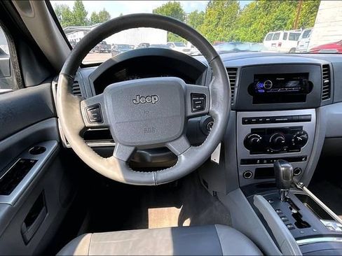 Used 2005 Jeep Grand Cherokee Laredo AWD/4WD image 5