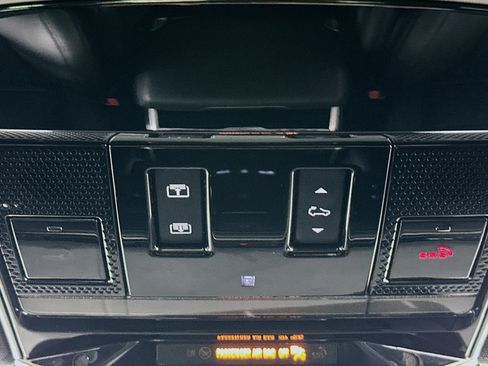 Used 2023 Land Rover Range Rover SE image 18