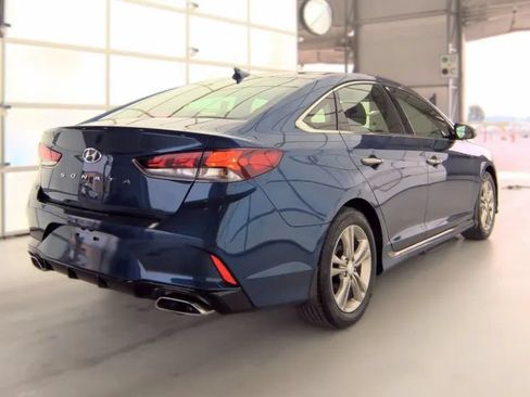 Used 2019 Hyundai Sonata Sport FWD image 2
