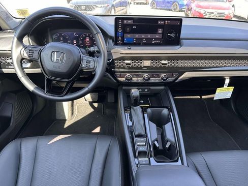 Certified 2025 Honda Accord EX-L image 17