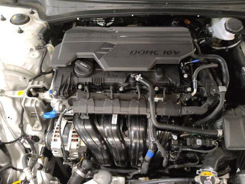 Used 2025 Hyundai Elantra SE FWD image 30