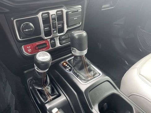 Used 2023 Jeep Gladiator Mojave w/ LED Lighting Group AWD/4WD image 40