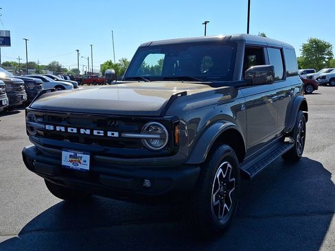 Used 2025 Ford Bronco Outer Banks AWD/4WD image 3
