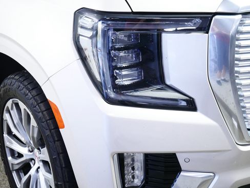 Used 2021 GMC Yukon XL Denali w/ Denali Ultimate Package AWD/4WD image 16