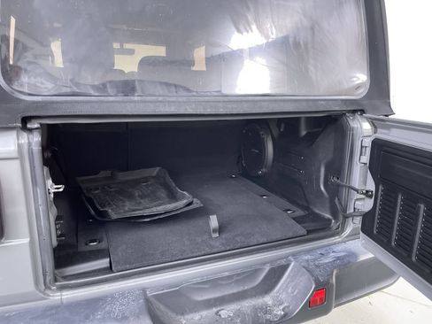 Used 2020 Jeep Wrangler Unlimited Sahara AWD/4WD image 22