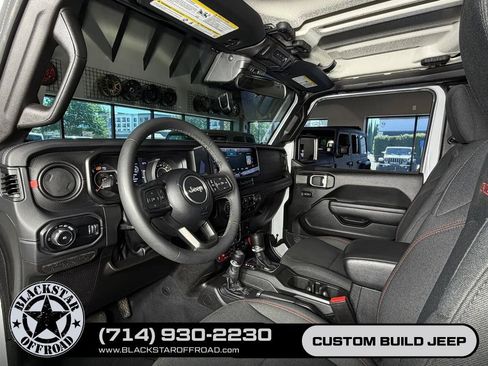 Used 2025 Jeep Wrangler Unlimited Rubicon AWD/4WD image 15