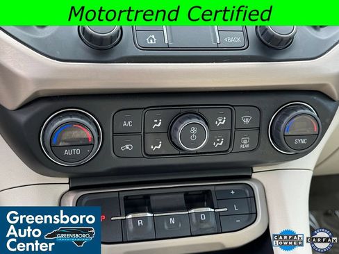 Used 2022 GMC Acadia Denali w/ Denali Technology Package AWD/4WD image 17