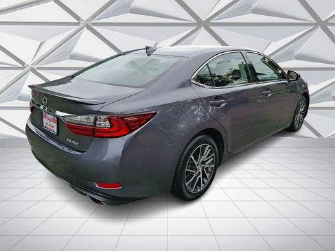Used 2016 Lexus ES 350 w/ Premium Package w/Wood Trim FWD image 11