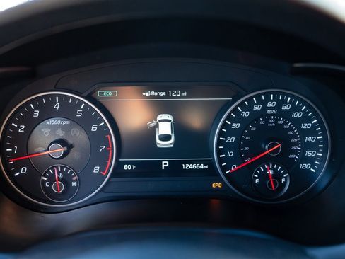 Used 2019 Kia Stinger GT2 image 19