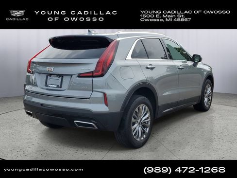 Used 2024 Cadillac XT4 Premium Luxury w/ Cold Weather Package AWD/4WD image 3