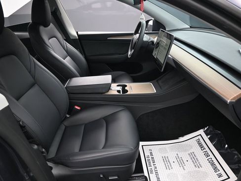 Used 2023 Tesla Model Y Long Range image 36