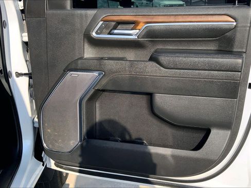 Used 2024 Chevrolet Silverado 3500 High Country image 21