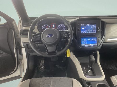 Used 2025 Subaru Forester AWD/4WD image 16