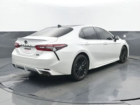 Used 2021 Toyota Camry XSE FWD image 6