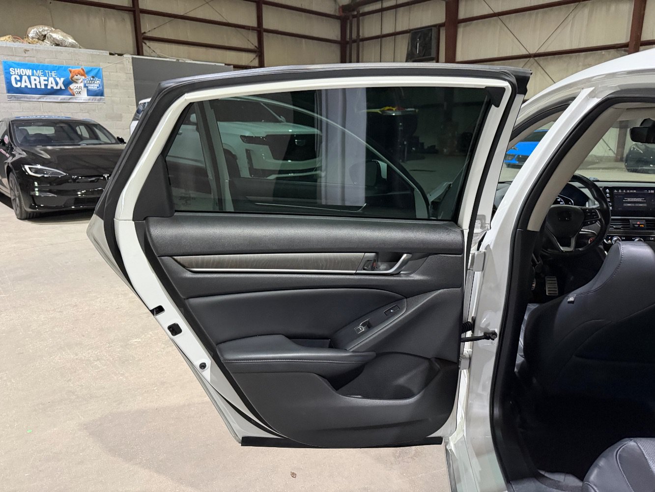 Used 2018 Honda Accord Touring image 15