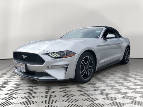 Used 2018 Ford Mustang Premium image 4