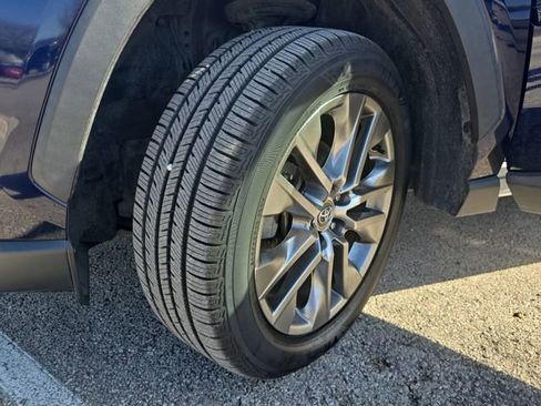 Used 2020 Toyota RAV4 XLE Premium image 32