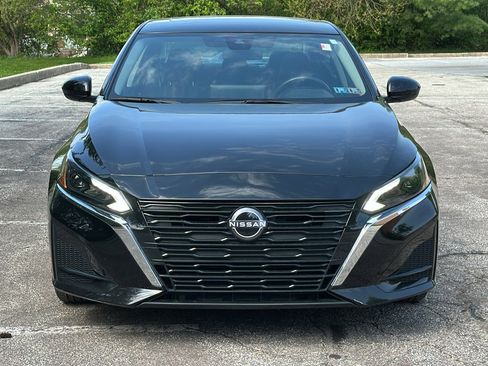 Certified 2023 Nissan Altima 2.5 SV w/ SV Premium Package image 3