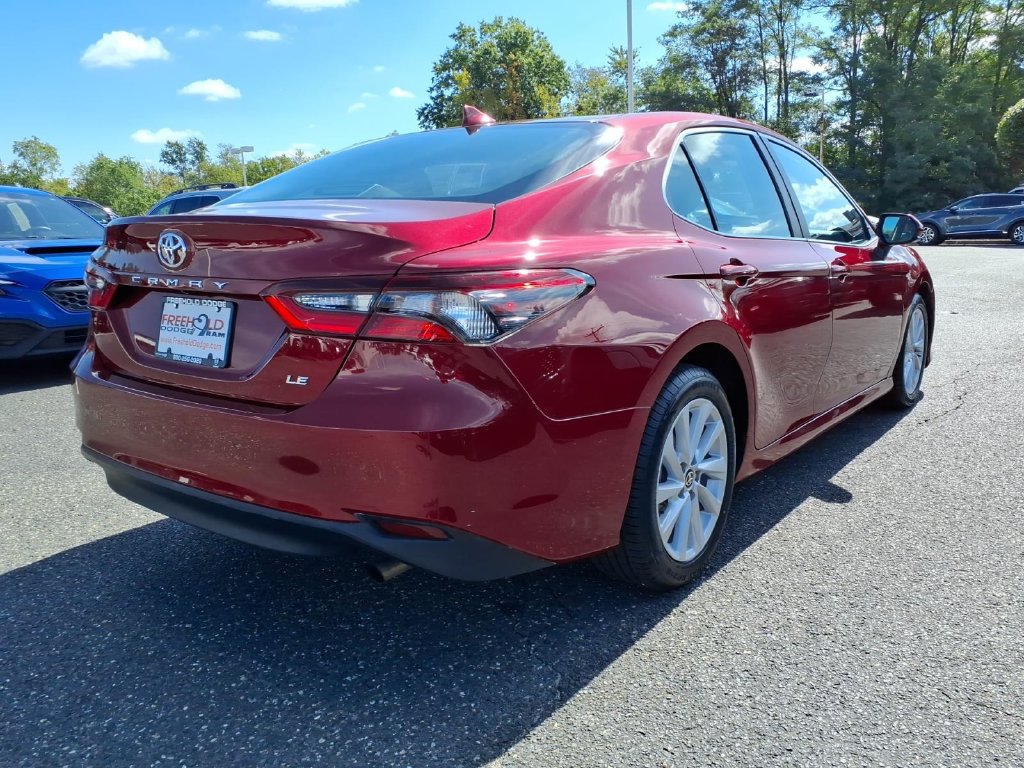 Used 2022 Toyota Camry LE FWD image 17
