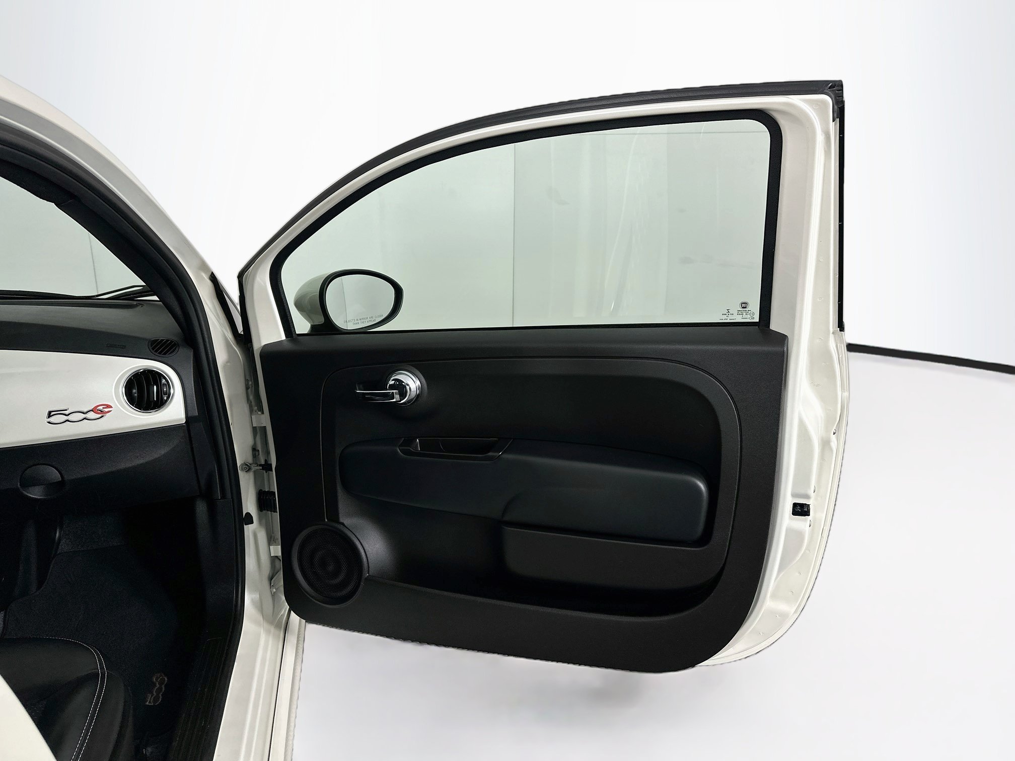 Used 2016 FIAT 500 e FWD image 28