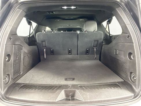 Used 2021 Chevrolet Suburban LT image 37