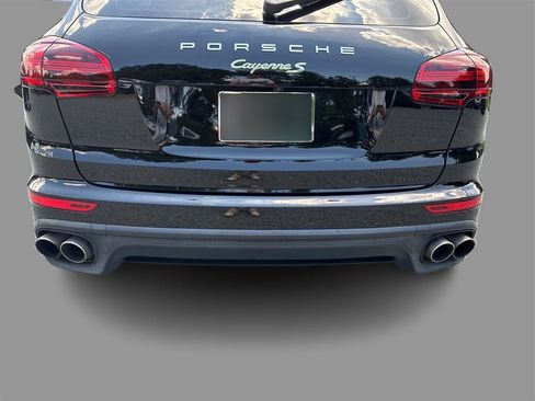 Used 2017 Porsche Cayenne S Platinum w/ Premium Package (PJW) AWD/4WD image 29