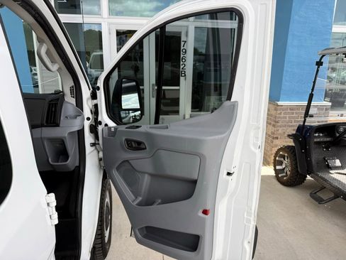 Used 2019 Ford Transit 250 130 Low Roof RWD image 27