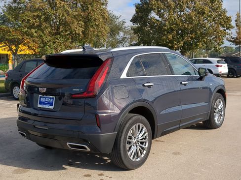 Used 2025 Cadillac XT4 Premium Luxury image 3