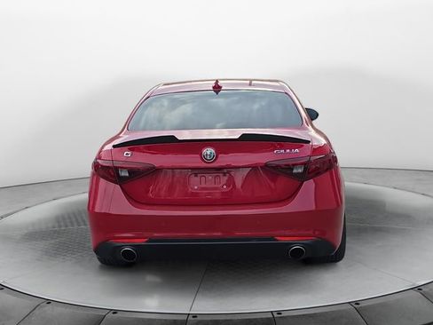 Used 2019 Alfa Romeo Giulia Sprint w/ Cold Weather Package image 4