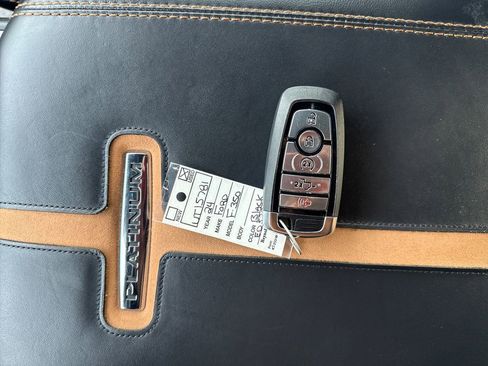 Used 2024 Ford F350 Platinum image 42