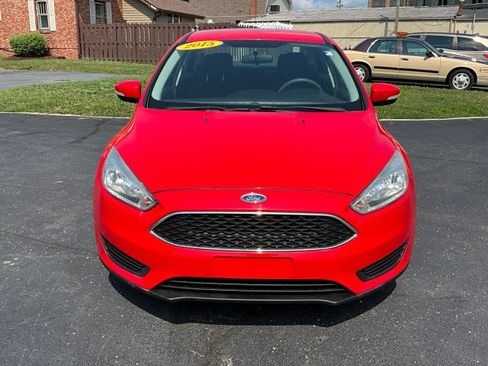 Used 2015 Ford Focus SE FWD image 2